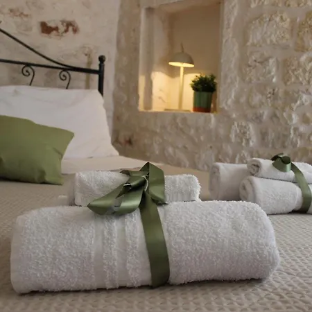 Alojamento de Acomodação e Pequeno-almoço Il Trullo E La Pietra 4*