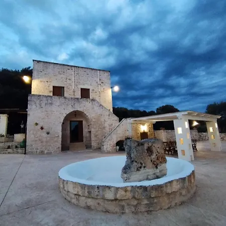 Alojamento de Acomodação e Pequeno-almoço Il Trullo E La Pietra 4*