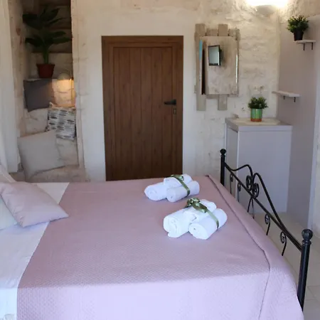 Il Trullo E La Pietra 4*