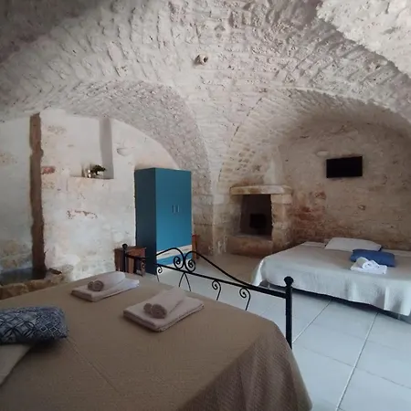 Il Trullo E La Pietra 住宿加早餐酒店 4*